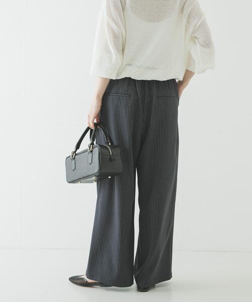 URBAN RESEARCH（アーバンリサーチ）の「『3サイズ展開』『イージーケア』タックギャザーストレートパンツ（その他パンツ・レディース・ベージュ/ブラウン/チャコールグレー/ストライプ・36/40/38）」の20枚目の写真