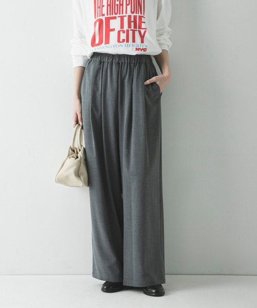 URBAN RESEARCH(アーバンリサーチ)の「タックギャザーストレートパンツ(その他パンツ・レディース・ベージュ/ブラウン/チャコールグレー/ストライプ・36/40/38)」の2枚目の写真