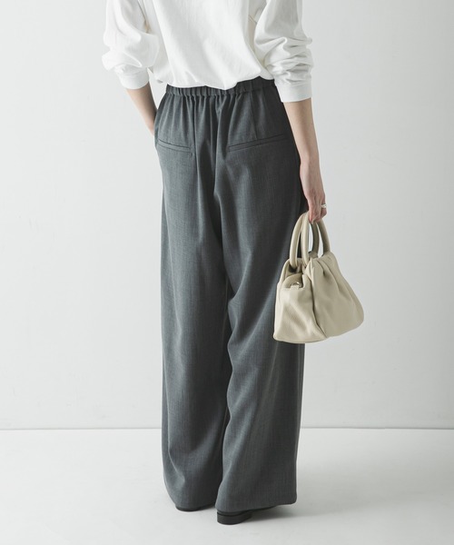 URBAN RESEARCH(アーバンリサーチ)の「タックギャザーストレートパンツ(その他パンツ・レディース・ベージュ/ブラウン/チャコールグレー/ストライプ・36/40/38)」の7枚目の写真