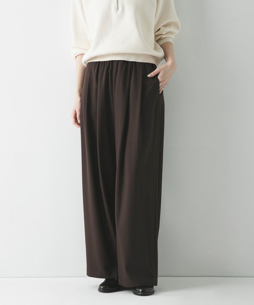 URBAN RESEARCH(アーバンリサーチ)の「タックギャザーストレートパンツ(その他パンツ・レディース・ベージュ/ブラウン/チャコールグレー/ストライプ・36/40/38)」の9枚目の写真