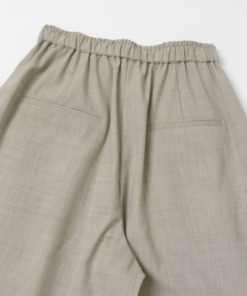 URBAN RESEARCH(アーバンリサーチ)の「タックギャザーストレートパンツ(その他パンツ・レディース・ベージュ/ブラウン/チャコールグレー/ストライプ・36/40/38)」の12枚目の写真