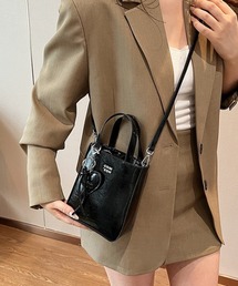 MASHIRO（マシロ）の「チャーム付きスクエアボックスミニショルダーバッグ 2WAY(MA/EK532)（ショルダーバッグ）」