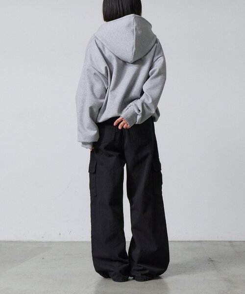 goocy(グーシー)の「【セットアップ対応】ショートカンガルーポケットパーカー(Tシャツ/カットソー・レディース・ブラック/チャコールグレー/グレー・FREE)」の13枚目の写真