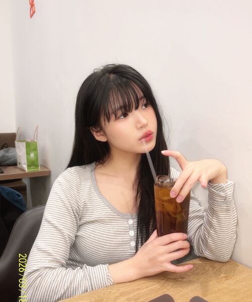 MELLOTORY(メロートリー)の「ストライプコンビボタンTシャツ (2カラー)(Tシャツ/カットソー・レディース・グレー/レッド・FREE)」の3枚目の写真