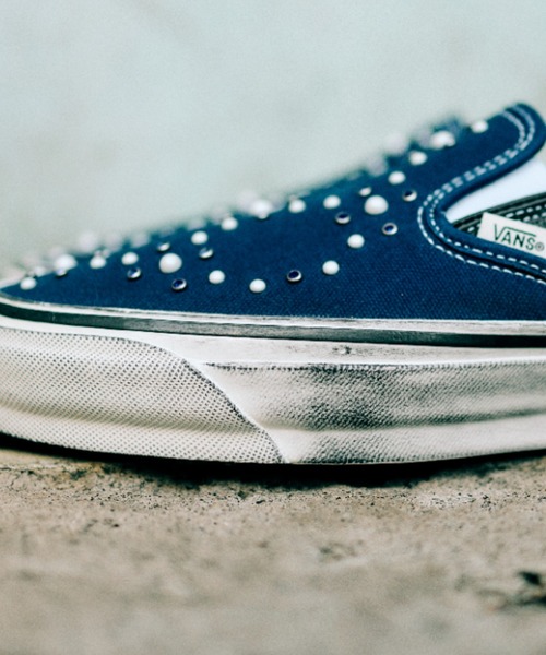 VANS(バンズ)の「LX CLASSIC SLIP-ON 98 VN000D9PIND(スリッポン・メンズ・ブルー・6/11/5h/6h/10h/9h/8h/7h/7/9/10/8/5/12)」の3枚目の写真