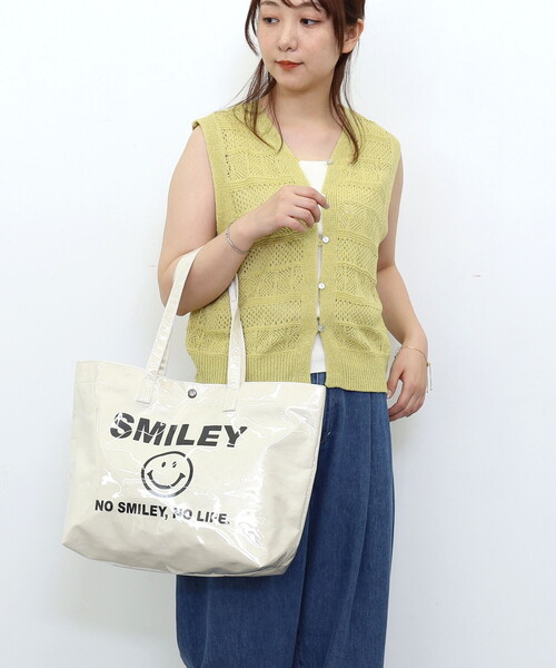 COOCO(クーコ)の「【SMILEY×COOCO】 PVCxペーパービッグトートバッグ/A4対応(トートバッグ・レディース・グレー/キャメル/オフホワイト・FREE)」の17枚目の写真