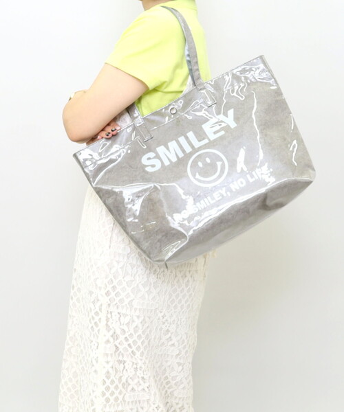COOCO(クーコ)の「【SMILEY×COOCO】 PVCxペーパービッグトートバッグ/A4対応(トートバッグ・レディース・グレー/キャメル/オフホワイト・FREE)」の13枚目の写真
