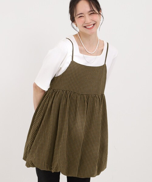 SHOO・LA・RUE（シューラルー）の「【洗濯機可/体型カバー/S-LL】後ろ姿も抜かりない ギンガムチェック柄バルーンキャミチュニック（チュニック・レディース・チャコールグレー/ブラウン系2・04/03/02/01）」の2枚目の写真