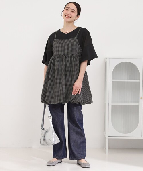 SHOO・LA・RUE（シューラルー）の「【洗濯機可/体型カバー/S-LL】後ろ姿も抜かりない ギンガムチェック柄バルーンキャミチュニック（チュニック・レディース・チャコールグレー/ブラウン系2・04/03/02/01）」の5枚目の写真
