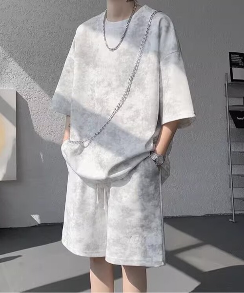 SHEPP(シープ)の「【UNISEX】ヴィンテージライク フェード加工 カレッジロゴ刺繍 ビッグシルエット セットアップ(Tシャツ/カットソー・メンズ・ブラック/ホワイト・M/L)」の6枚目の写真