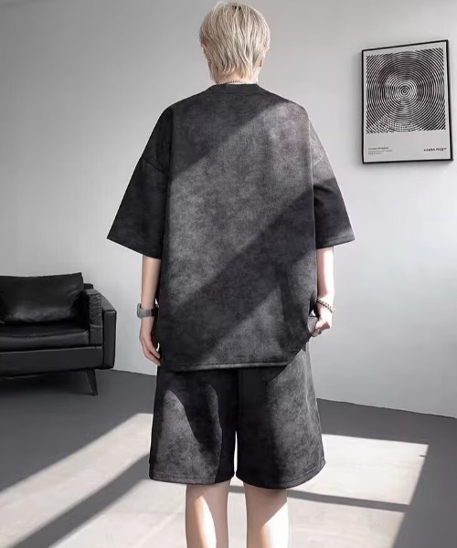 SHEPP(シープ)の「【UNISEX】ヴィンテージライク フェード加工 カレッジロゴ刺繍 ビッグシルエット セットアップ(Tシャツ/カットソー・メンズ・ブラック/ホワイト・M/L)」の8枚目の写真