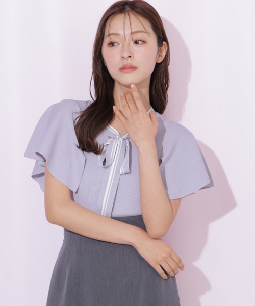 JILL by JILL STUART(ジルバイジルスチュアート)の「フレアスリーブボウタイニット(ニット/セーター・レディース・パープル/ブラック/ホワイト/ラベンダー・FREE)」の4枚目の写真