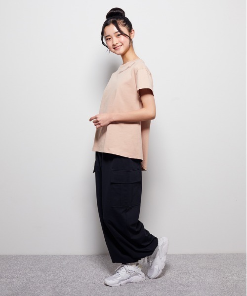 Right-on(ライトオン)の「VIVIAN BLUE(ヴィヴィアンブルー)ネックプリントバックタックTシャツ(Tシャツ/カットソー・キッズ・オフホワイト/オレンジ/ダークグレー・120/130/140/150/160/110)」の11枚目の写真