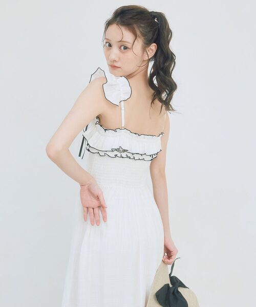 MAJESTIC LEGON（マジェスティックレゴン）の「ショルダーフリルキャミワンピース（ワンピース・レディース・オフホワイト/グレー/アイボリー/ミント・MEDIUM/SMALL）」の15枚目の写真