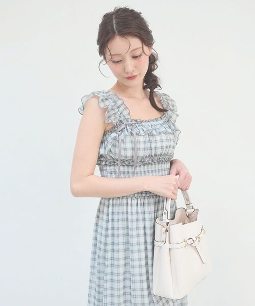 MAJESTIC LEGON(マジェスティックレゴン)の「ショルダーフリルキャミワンピース(ワンピース・レディース・オフホワイト/グレー/アイボリー/ミント・MEDIUM/SMALL)」の9枚目の写真