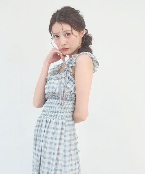 MAJESTIC LEGON(マジェスティックレゴン)の「ショルダーフリルキャミワンピース(ワンピース・レディース・オフホワイト/グレー/アイボリー/ミント・MEDIUM/SMALL)」の10枚目の写真