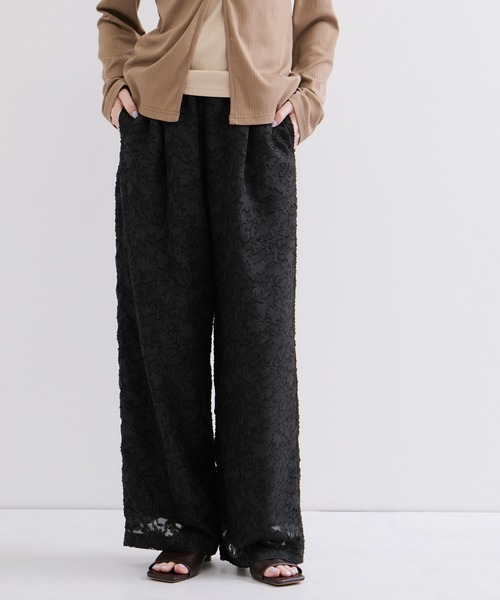 le cercle ADAM ET ROPE'(ルセルクルアダムエロペ)の「カットギャガードイージーパンツ/セットアップ対応(その他パンツ・レディース・ブラック・FREE)」の1枚目の写真
