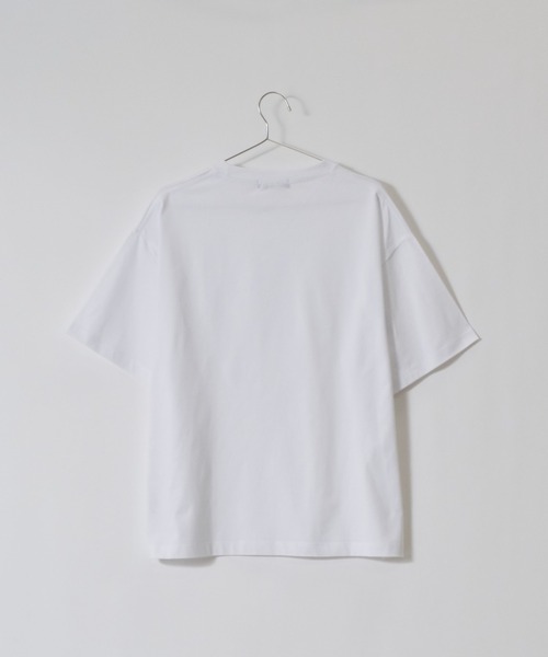 DOUBLE STEAL(ダブルスティール)の「DS6.5オンスロゴシールプリント付きオーバーサイズTシャツ(Tシャツ/カットソー・メンズ・ホワイト/スミクロ・MEDIUM/LARGE)」の3枚目の写真