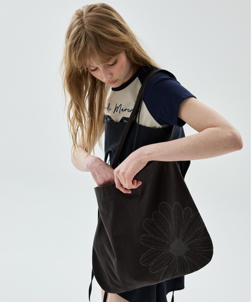 Mardi Mercredi(マルディメクルディ)の「ECO BAG FLOWER CRACKED / エコバッグ フラワー マルディ クラック(エコバッグ/サブバッグ・レディース・チャコールグレー/ネイビー・FREE)」の8枚目の写真