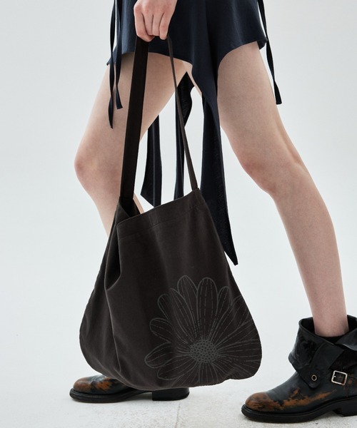 Mardi Mercredi(マルディメクルディ)の「ECO BAG FLOWER CRACKED / エコバッグ フラワー マルディ クラック(エコバッグ/サブバッグ・レディース・チャコールグレー/ネイビー・FREE)」の12枚目の写真