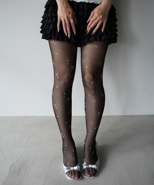 SANSeLF(サンセルフ)の「【SANSeLF】エンブロイダリーフラワータイツ saa26s074(タイツ/ストッキング・レディース・ホワイト/ブラック・FREE)」の1枚目の写真