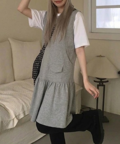 lilful（リルフル）の「【26年春夏新作】フード付き 裾フリル ノースリーブ スウェット ミニワンピース（ワンピース・レディース・グレー/ブラック・F）」の3枚目の写真