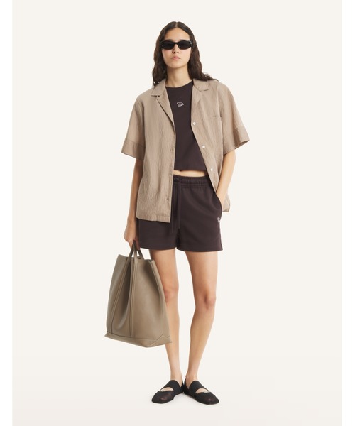 Maison Kitsune(メゾンキツネ)の「STRIPED RESORT SHIRT(シャツ/ブラウス・レディース・グレー/ブラウン・38/36/34)」の13枚目の写真