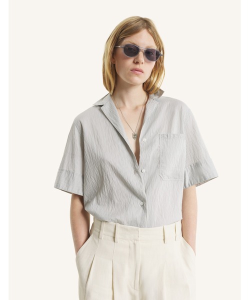 Maison Kitsune(メゾンキツネ)の「STRIPED RESORT SHIRT(シャツ/ブラウス・レディース・グレー/ブラウン・38/36/34)」の8枚目の写真