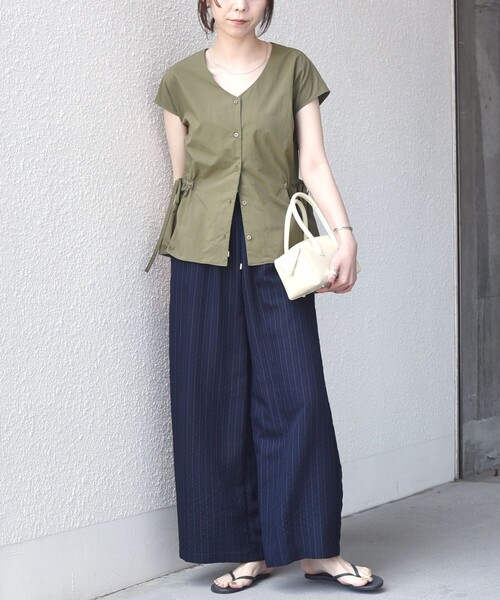 SHIPS Colors（シップス カラーズ）の「SHIPS Colors:〈接触冷感・UVカット・透湿〉ファンクション ギャザー ブラウス◇（シャツ/ブラウス・レディース・オリーブ/ネイビー/ベージュ・ONE SIZE）」の21枚目の写真