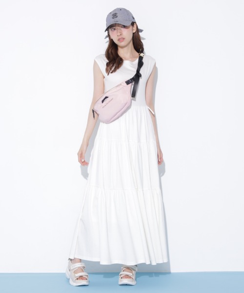 JILL by JILL STUART(ジルバイジルスチュアート)の「<RIBBONシリーズ>リボンショルダーボディバッグ(ボディバッグ/ウエストポーチ・レディース・ブラック/ピンク・FREE)」の12枚目の写真