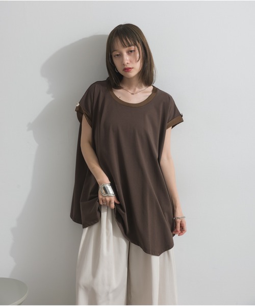 OandI(オーアンドアイ)の「サテン部分使いアシメチュニックTシャツ(Tシャツ/カットソー・レディース・チャコール/ブラウン・M)」の1枚目の写真