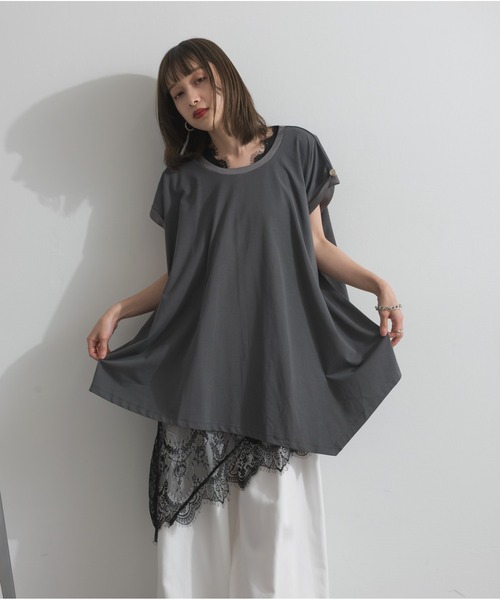 OandI(オーアンドアイ)の「サテン部分使いアシメチュニックTシャツ(Tシャツ/カットソー・レディース・チャコール/ブラウン・M)」の2枚目の写真
