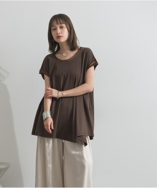 OandI(オーアンドアイ)の「サテン部分使いアシメチュニックTシャツ(Tシャツ/カットソー・レディース・チャコール/ブラウン・M)」の13枚目の写真