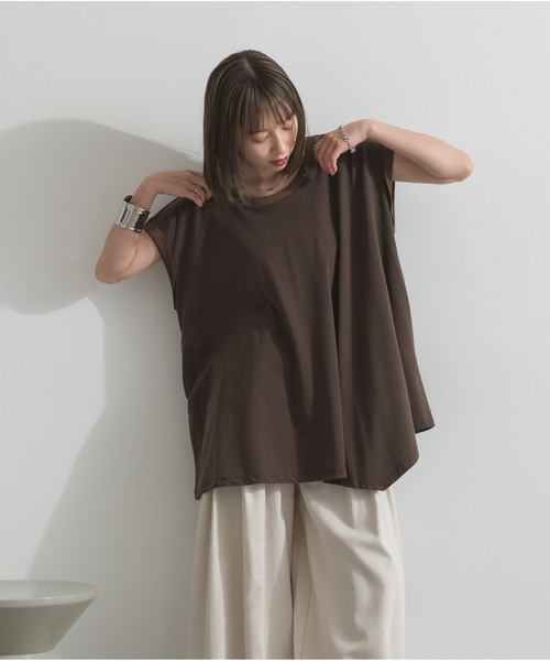 OandI(オーアンドアイ)の「サテン部分使いアシメチュニックTシャツ(Tシャツ/カットソー・レディース・チャコール/ブラウン・M)」の11枚目の写真