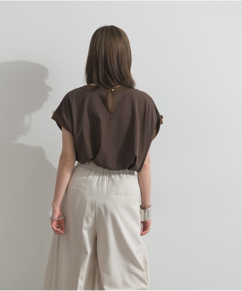OandI(オーアンドアイ)の「サテン部分使いアシメチュニックTシャツ(Tシャツ/カットソー・レディース・チャコール/ブラウン・M)」の8枚目の写真