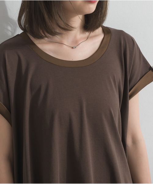 OandI(オーアンドアイ)の「サテン部分使いアシメチュニックTシャツ(Tシャツ/カットソー・レディース・チャコール/ブラウン・M)」の7枚目の写真