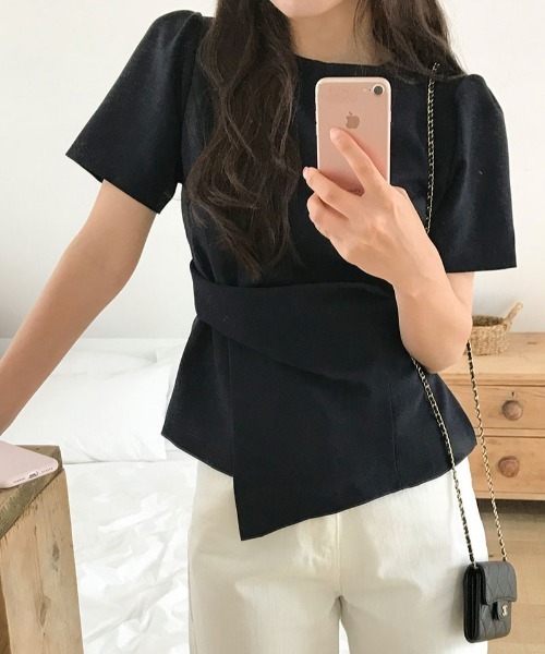Aelina（エリナ）の「パフスリーブイレギュラートップス（Tシャツ/カットソー・レディース・ブラック/ベージュ・FREE）」の20枚目の写真