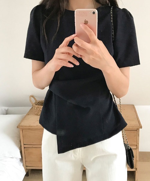 Aelina（エリナ）の「パフスリーブイレギュラートップス（Tシャツ/カットソー・レディース・ブラック/ベージュ・FREE）」の22枚目の写真