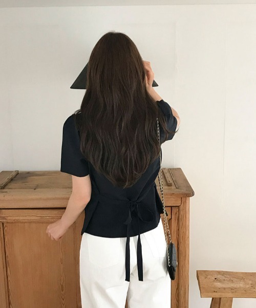 Aelina（エリナ）の「パフスリーブイレギュラートップス（Tシャツ/カットソー・レディース・ブラック/ベージュ・FREE）」の15枚目の写真