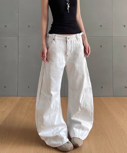 Ressaca(レサーカ)の「バックルデザインカーブパンツ(デニムパンツ・レディース・ホワイト・M)」の1枚目の写真