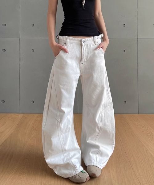 Ressaca(レサーカ)の「バックルデザインカーブパンツ(デニムパンツ・レディース・ホワイト・M)」の2枚目の写真