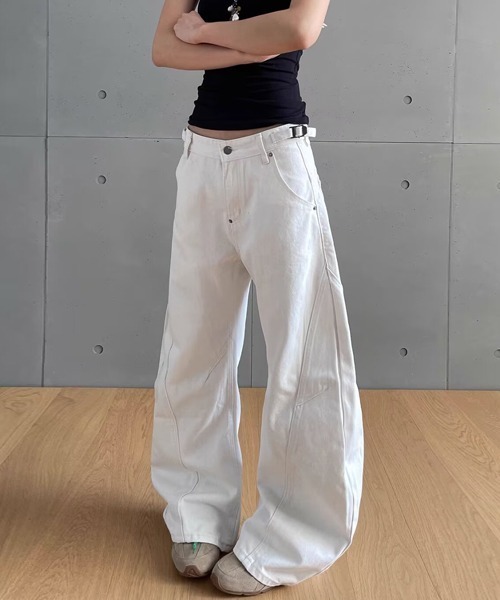 Ressaca(レサーカ)の「バックルデザインカーブパンツ(デニムパンツ・レディース・ホワイト・M)」の4枚目の写真