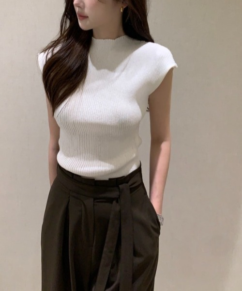 CHUL(チュル)の「フレンチスリーブハイネックリブニット(ニット/セーター・レディース・グレー/ブラック/ホワイト・FREE)」の4枚目の写真