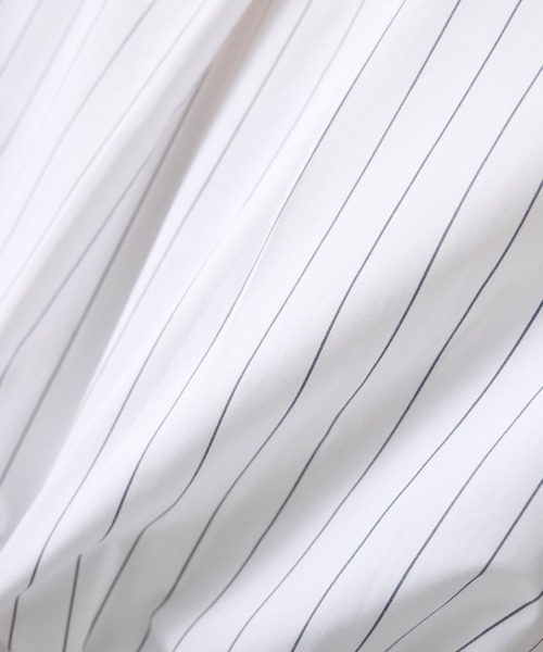 UJOH(ウジョー)の「【UJOH/ウジョー】Open Collar Cropped Shirt/オープンカラークロップドシャツ(シャツ/ブラウス・レディース・ホワイト・2)」の6枚目の写真