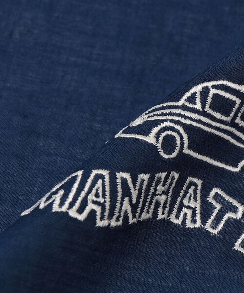 SHIPS(シップス)の「ANATHA: NEW YORK 刺繍 バンダナ スカーフ(ストール/ショール・レディース・ライトホワイト/ネイビー・ONE SIZE)」の4枚目の写真