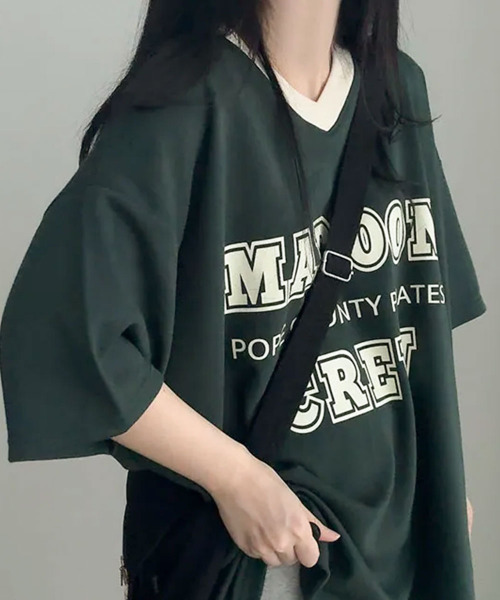 VIVID LADY(ビビッドレディー)の「カレッジロゴ Vネック 半袖Tシャツ(Tシャツ/カットソー・レディース・ブラック/グリーン/ライトベージュ・FREE)」の11枚目の写真