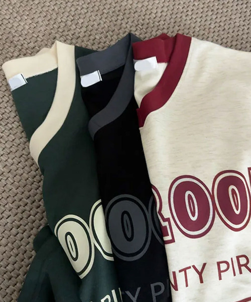 VIVID LADY(ビビッドレディー)の「カレッジロゴ Vネック 半袖Tシャツ(Tシャツ/カットソー・レディース・ブラック/グリーン/ライトベージュ・FREE)」の16枚目の写真