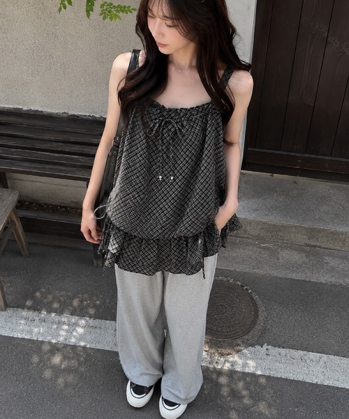 HALEY PESCA(ヘーリーペスカ)の「HALEY PESCA/ティアードフリル バルーンチェック柄キャミチュニック(キャミソール・レディース・ブラック・FREE)」の2枚目の写真