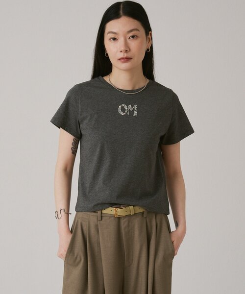 Omekashi(オメカシ)の「【スパンコールロゴがポイント◎】OMスパンコールロゴT(Tシャツ/カットソー・レディース・オフホワイト/チャコールグレー・FREE)」の10枚目の写真