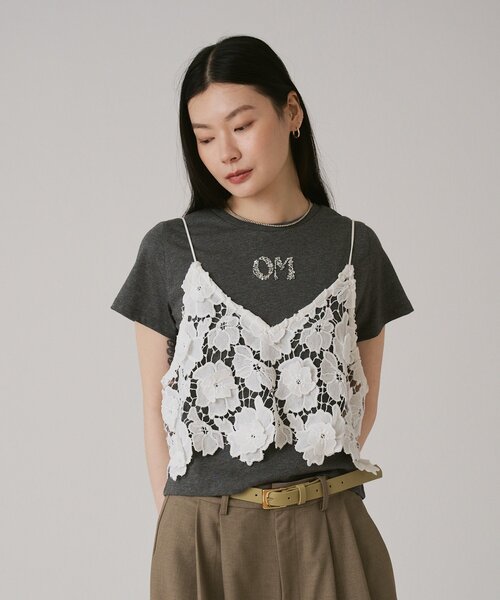 Omekashi(オメカシ)の「【スパンコールロゴがポイント◎】OMスパンコールロゴT(Tシャツ/カットソー・レディース・オフホワイト/チャコールグレー・FREE)」の13枚目の写真